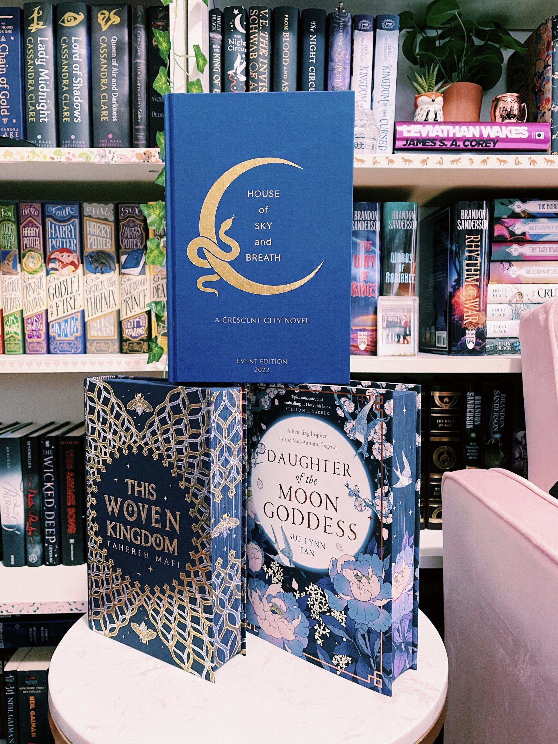 House of Sky and Breath (B&N Exclusive Edition) (Crescent City